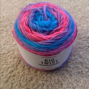 Big Twist Rave yarn in color Cyan Crush